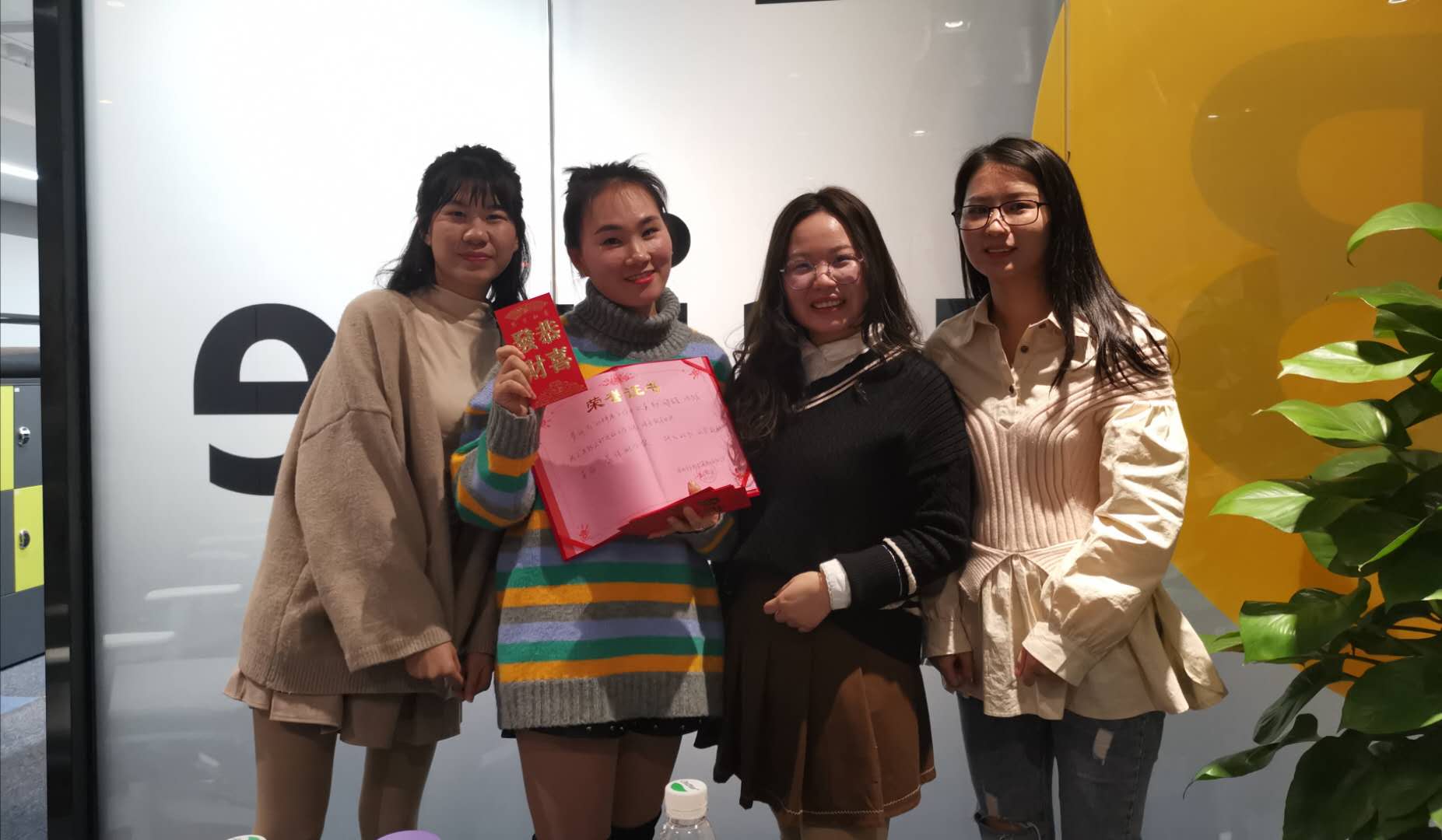 1548488026138989.jpg 图片关键词