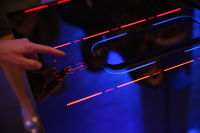 家电制造商可通过肖特赛兰EXCITE®实施创新型灶具面板照明解决方案，甚至可在厨房设置高分辨率的TFT显示屏。来源：肖特