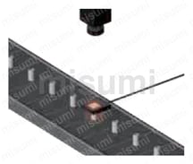 LED 平顶照明（漫射光）LFX3 系列 缎面金属表面上的人物成像使用示例